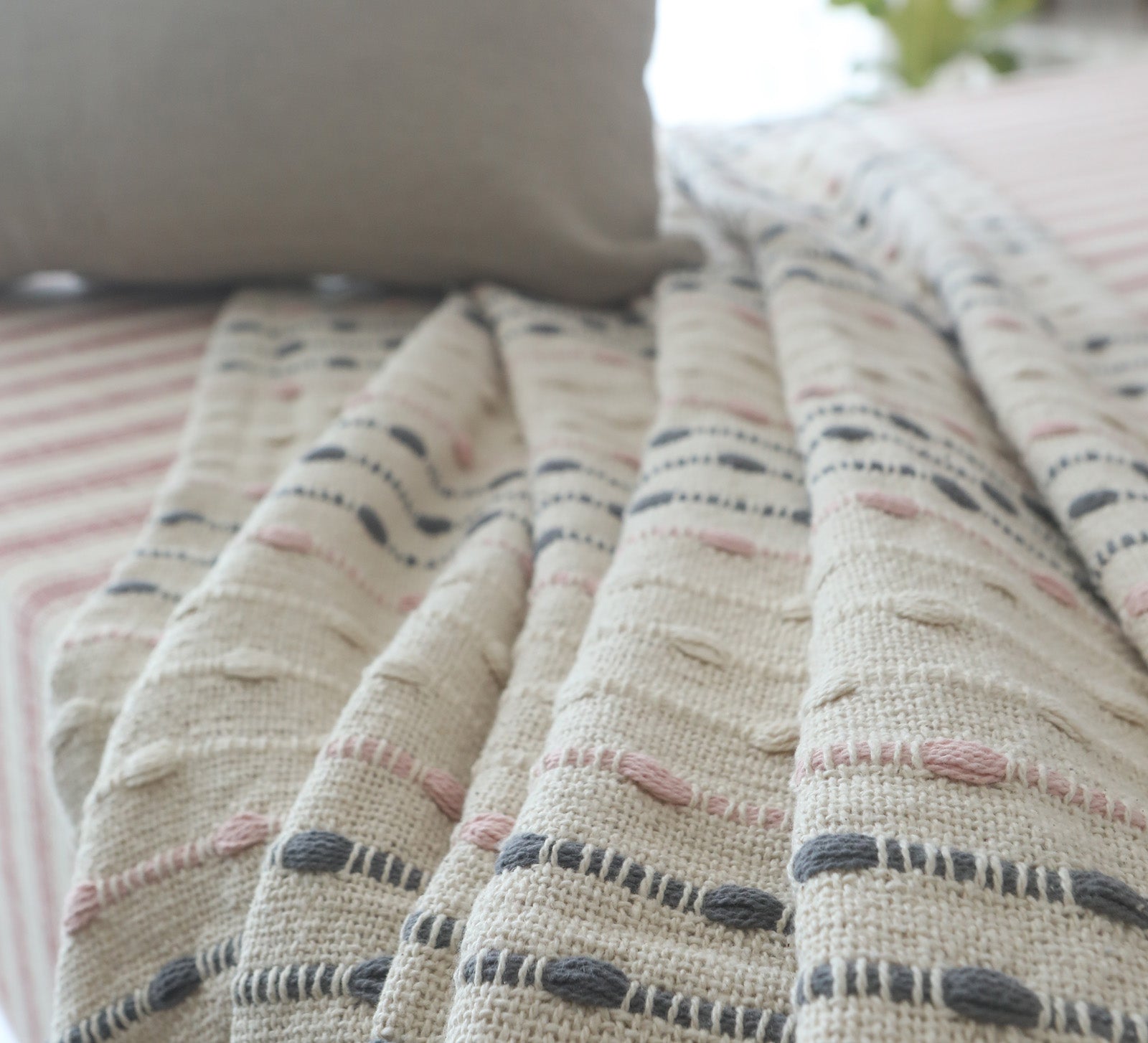Ribbed black stripe throw