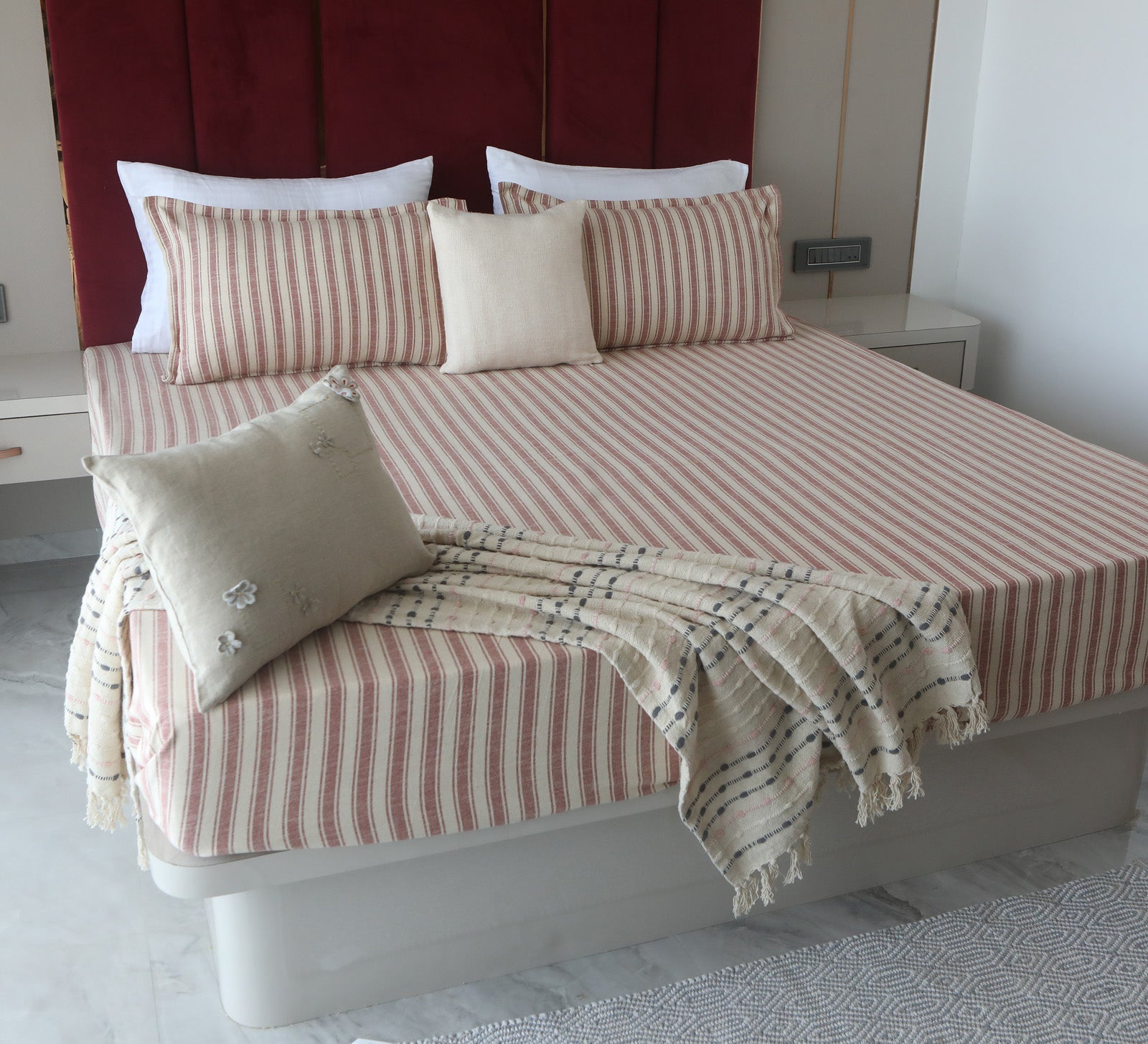 Ribbed black stripe throw