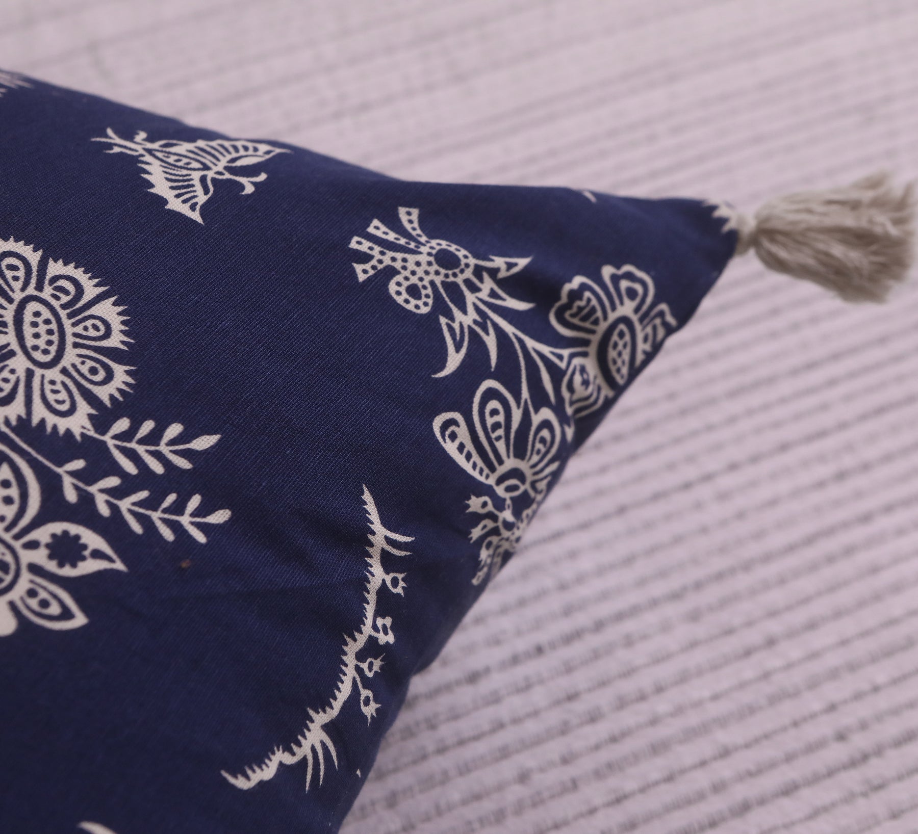 Navy blue 100% cotton floral Cushion Cover