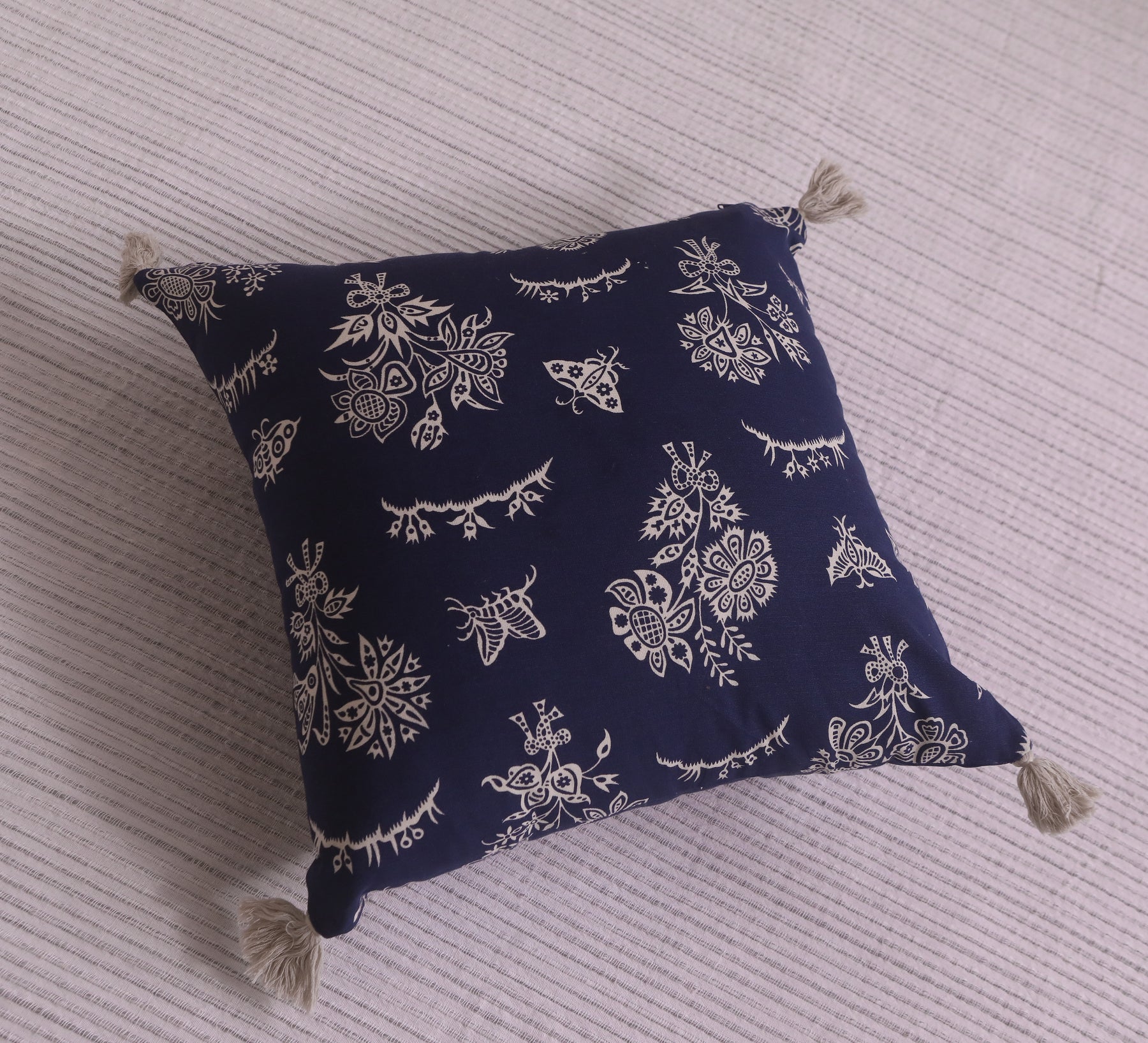 Navy blue 100% cotton floral Cushion Cover