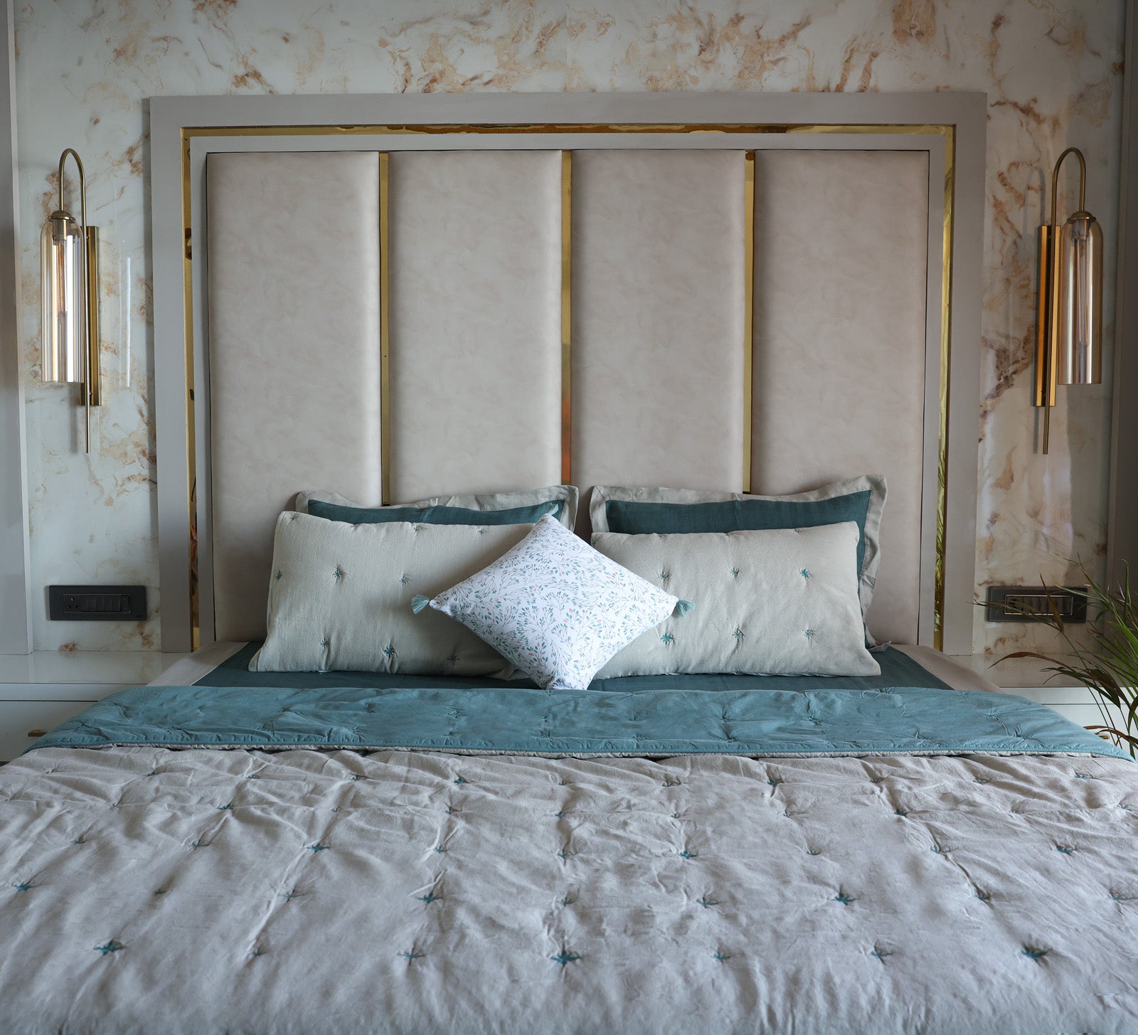 Beige and Blue tuck double bed quilt