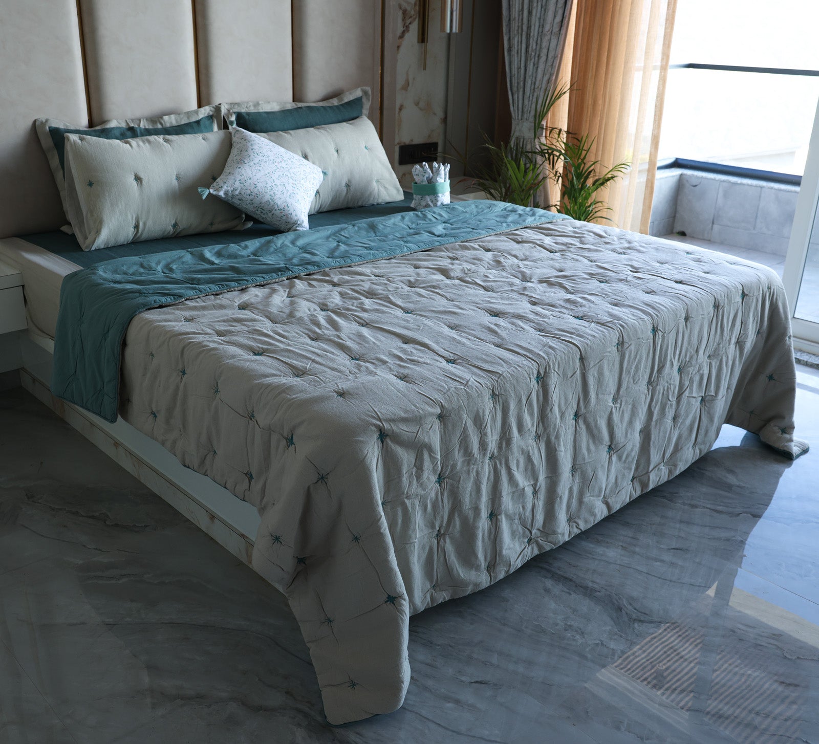 Beige and Blue tuck double bed quilt
