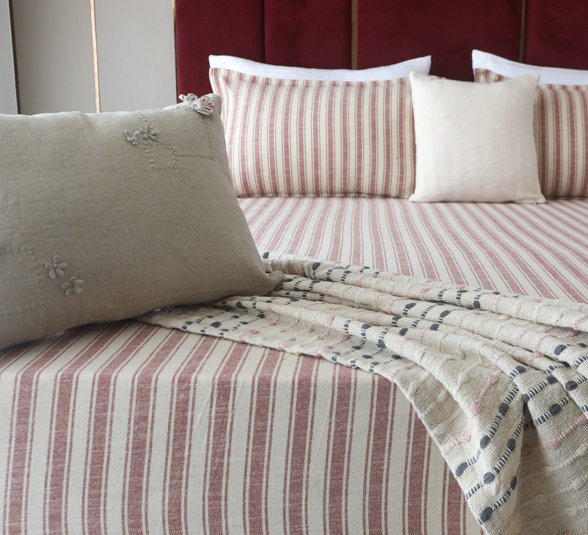 Ribbed black stripe throw