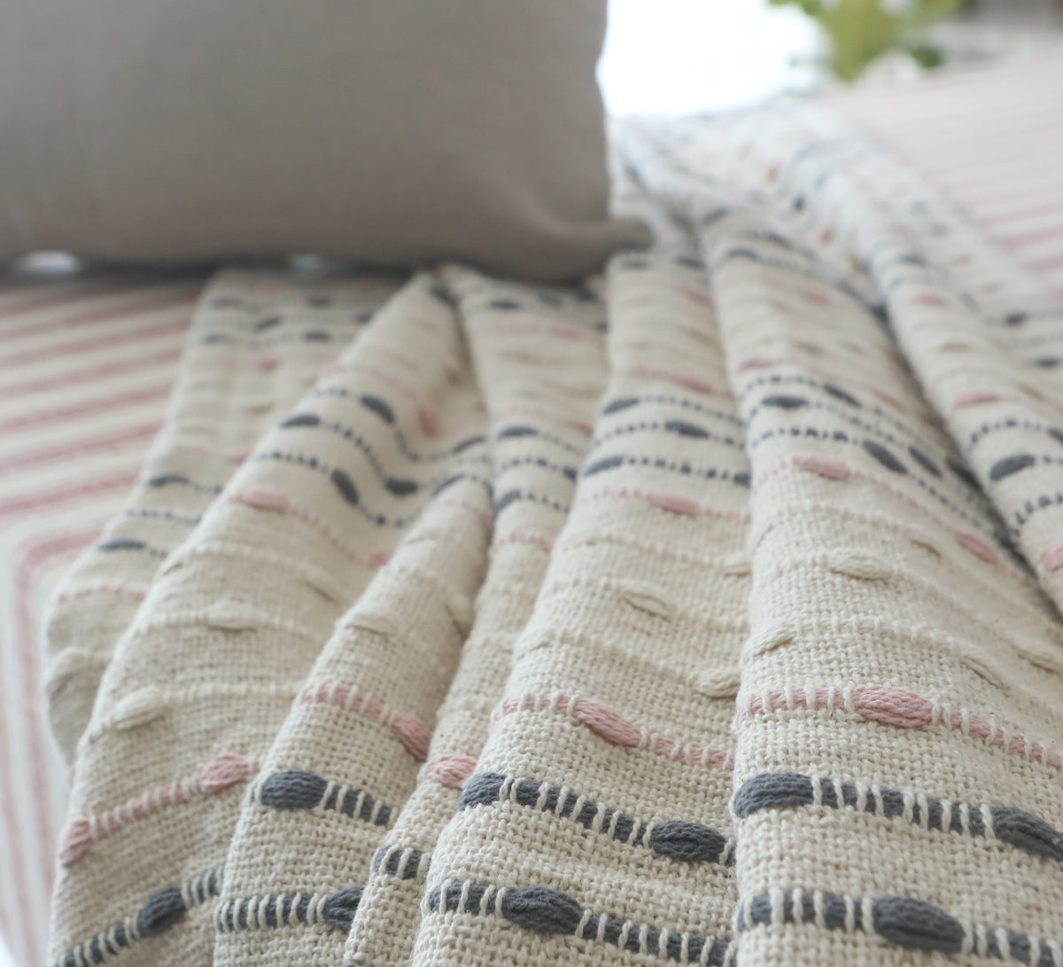 Ribbed black stripe throw