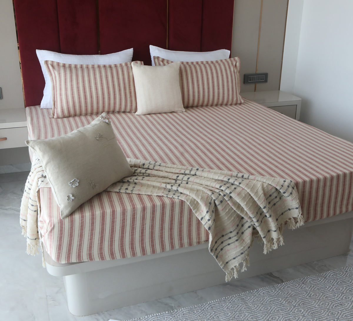 Ribbed black stripe throw