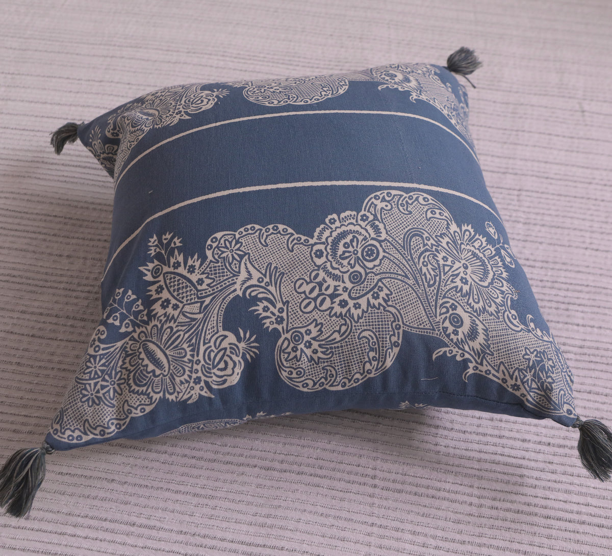 Blue lagoon printed 100% cotton cushion cover