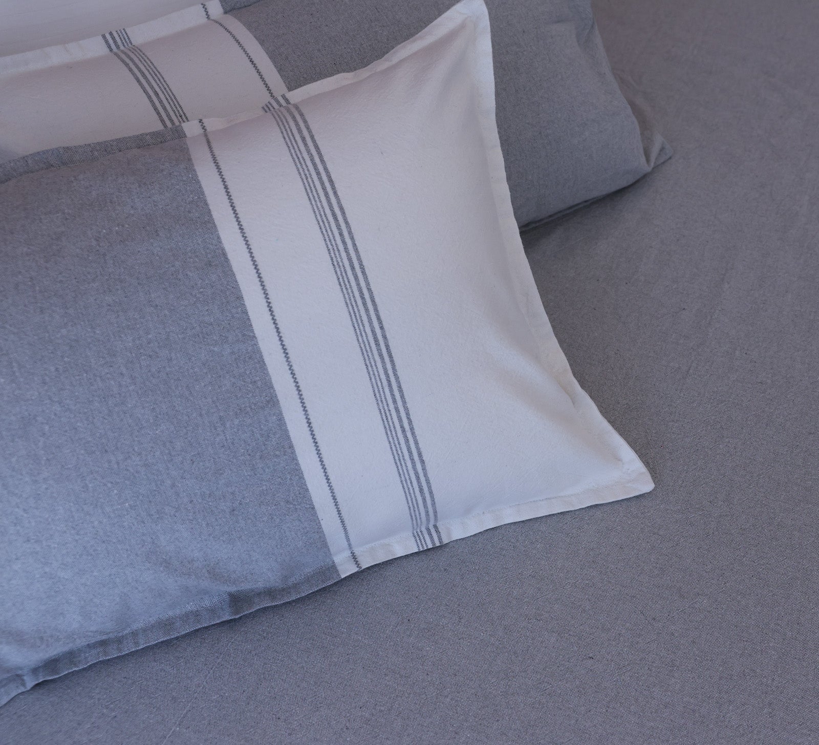 Organic Cotton Grey and White Double bed cover
