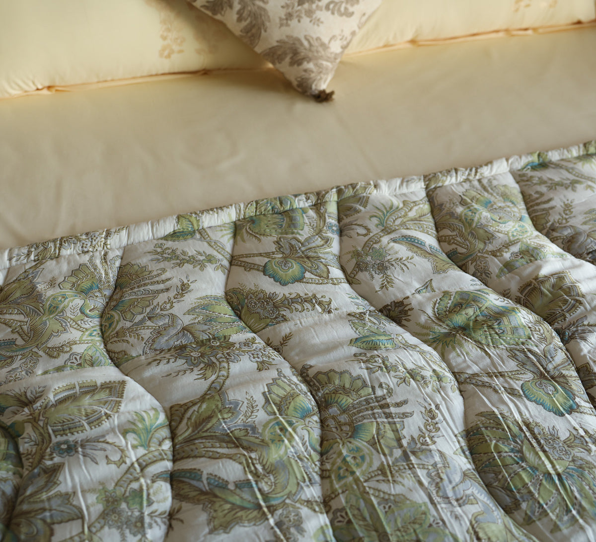 Yellow Floral Cotton Single bed Quilt