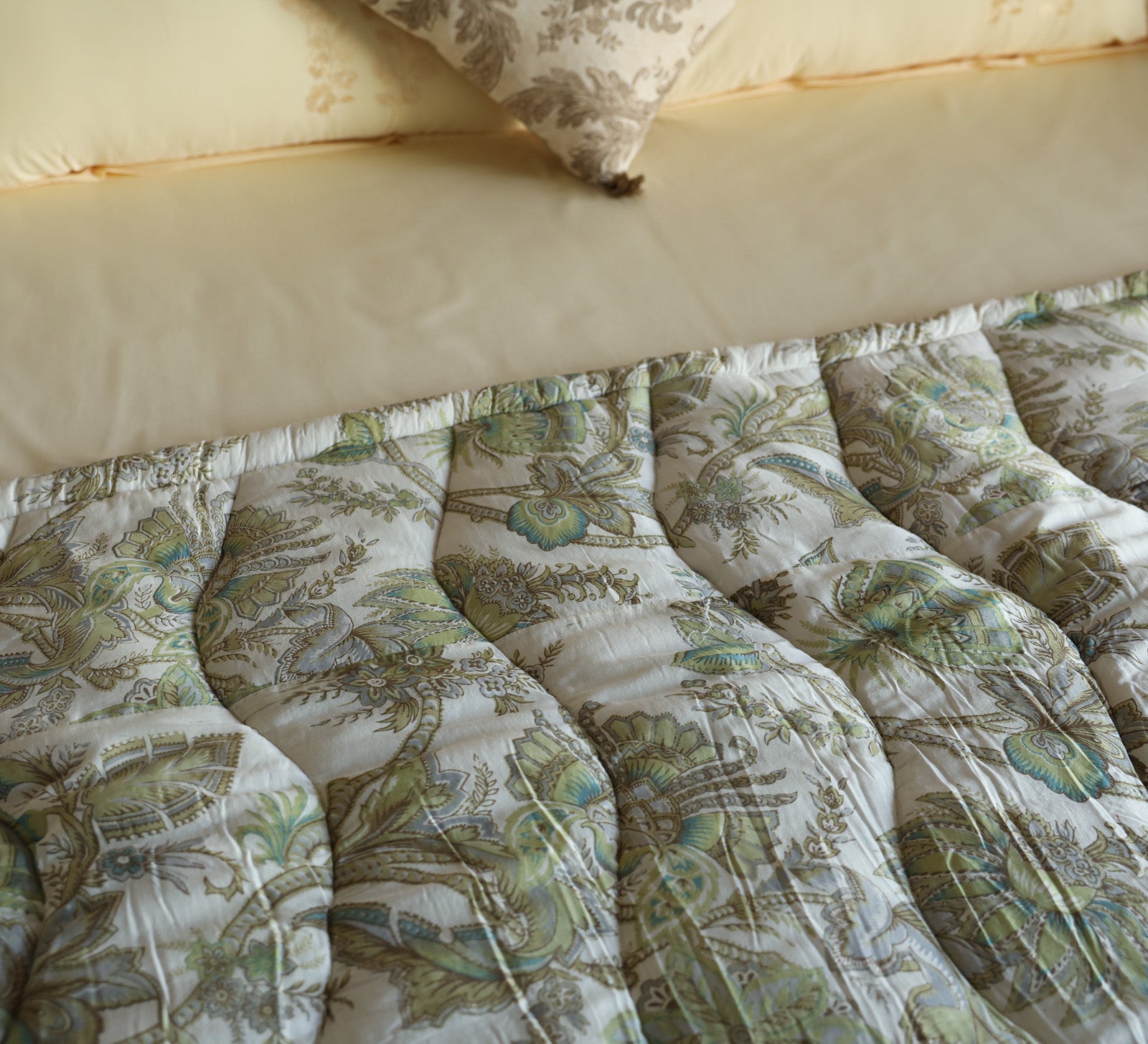 Yellow Floral Cotton Single bed Quilt