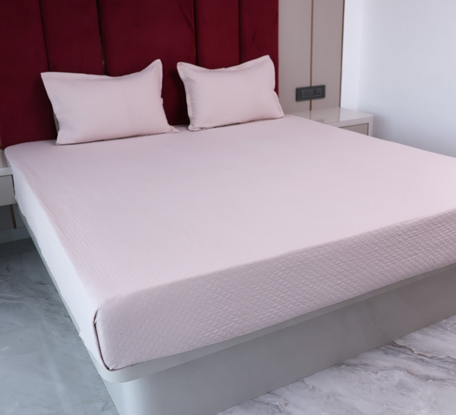 Pink 100% Cotton Woven self checks Double Bed Cover