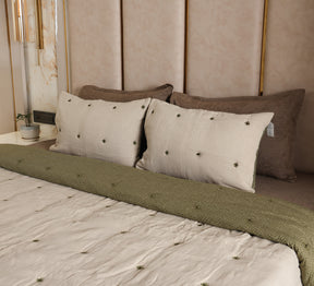 Flower tuck double bed quilt