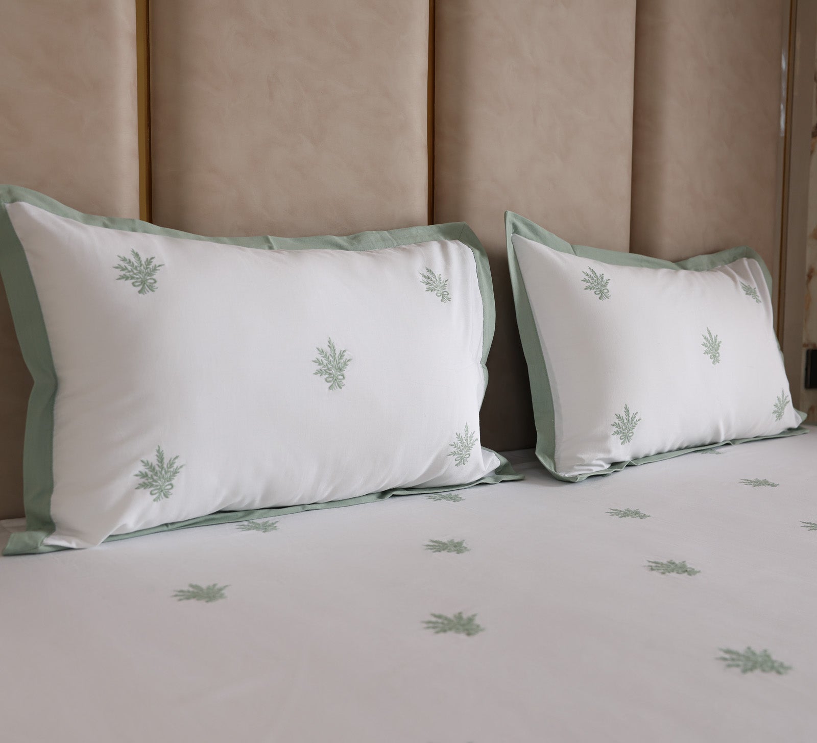 White 100% Cotton Embroidered bed sheet