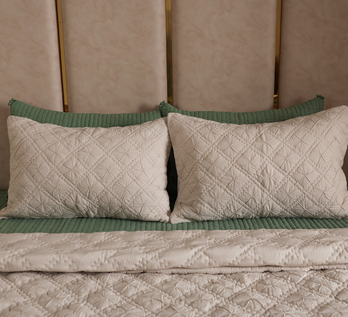Hand Embroided 100% Cotton Double Bed Quilt Set