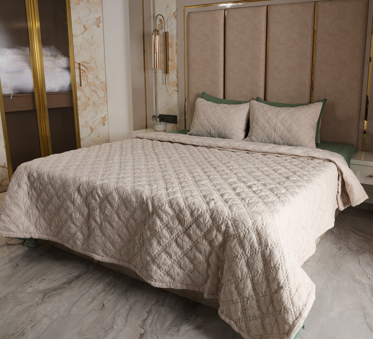 Hand Embroided 100% Cotton Double Bed Quilt Set